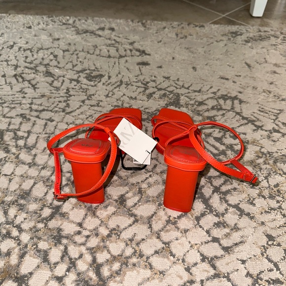 NWT Zara Heels - Picture 3 of 5